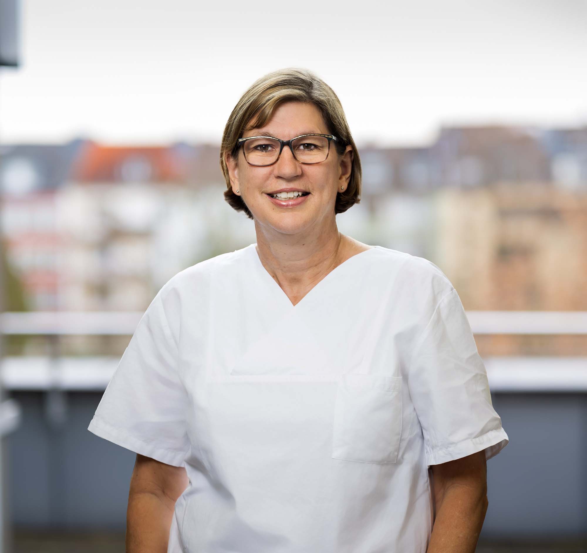 Dr. Sylvia Schacher
