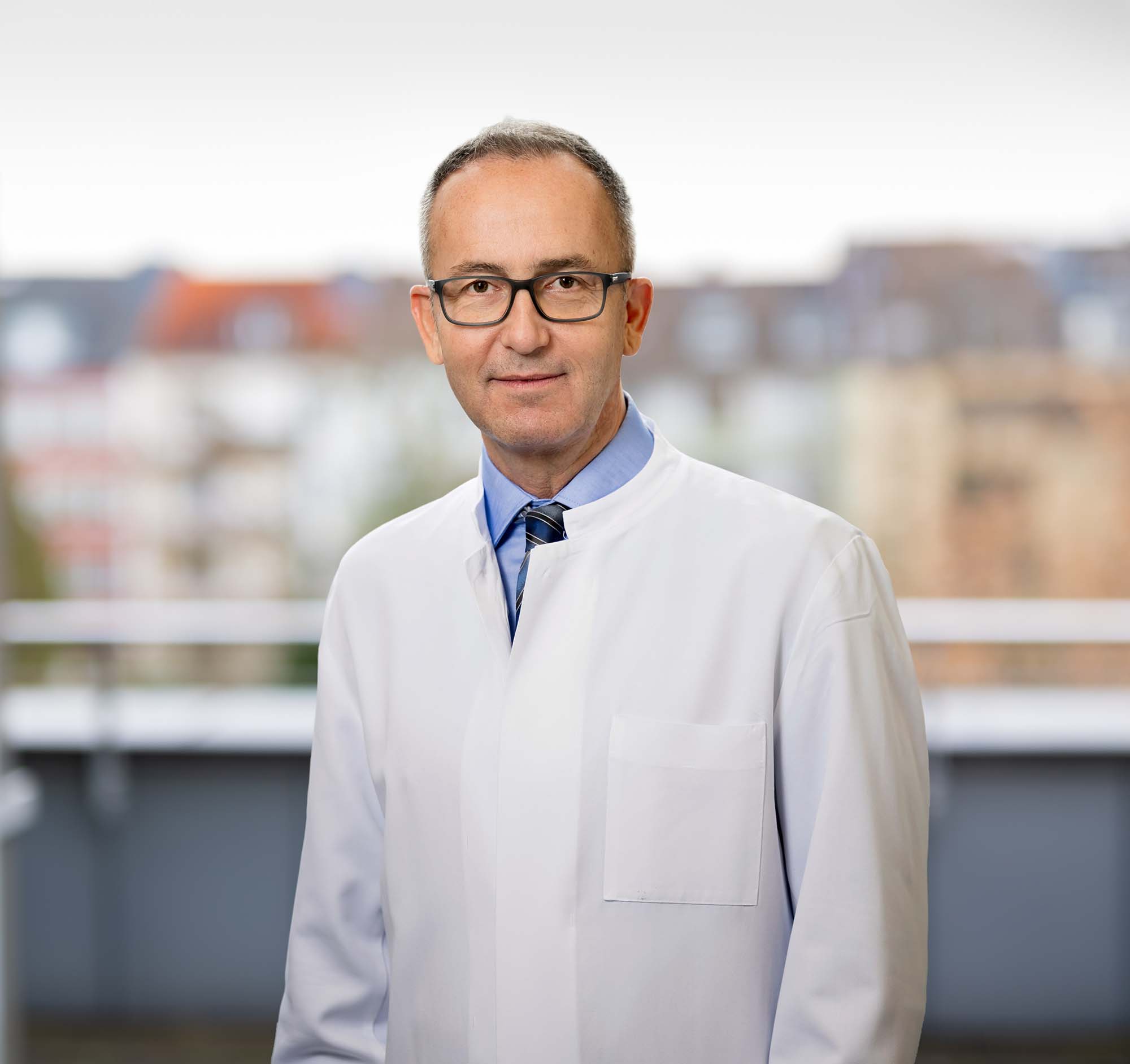 Dr. Kilian Kalmbach (D.E.A.A.)